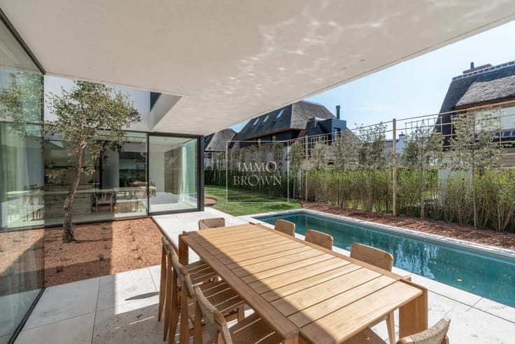 Villa for sale in Knokke-Zoute near the Royal Zoute Golf Clu