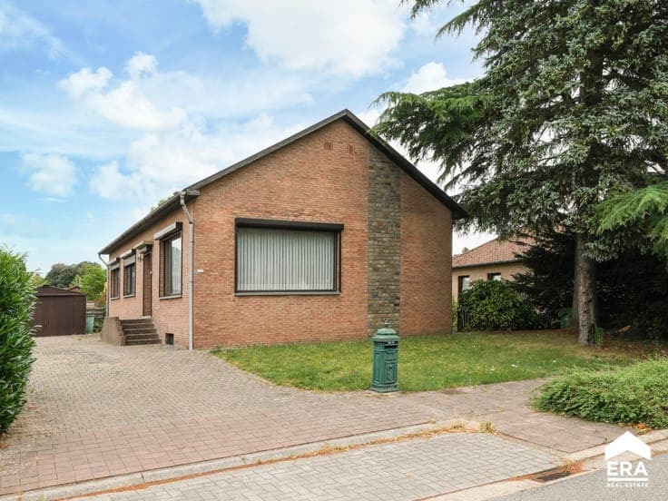 Detached house in quiet street in Genk