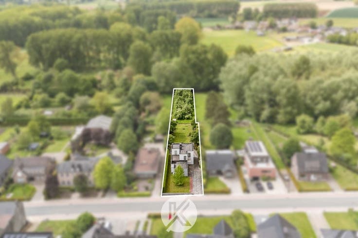 Solide woning met bijhorende weide