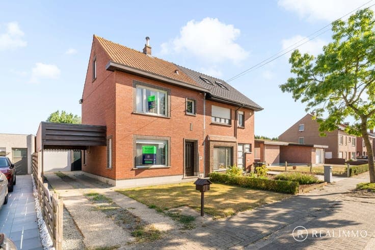 Te renoveren halfopen bebouwing met veel potentieel in Ki...