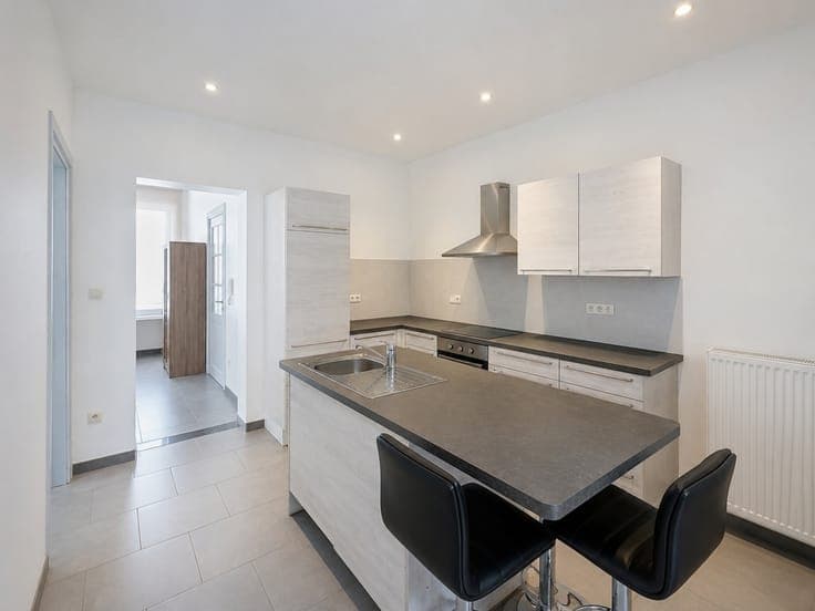 IMMEUBLE- 2 ADRESSES - 4CH - 2 GARAGES - PEB C