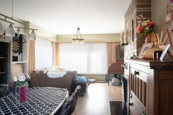 Op te frissen gelijkvloerse woning (3slpks) met een total...