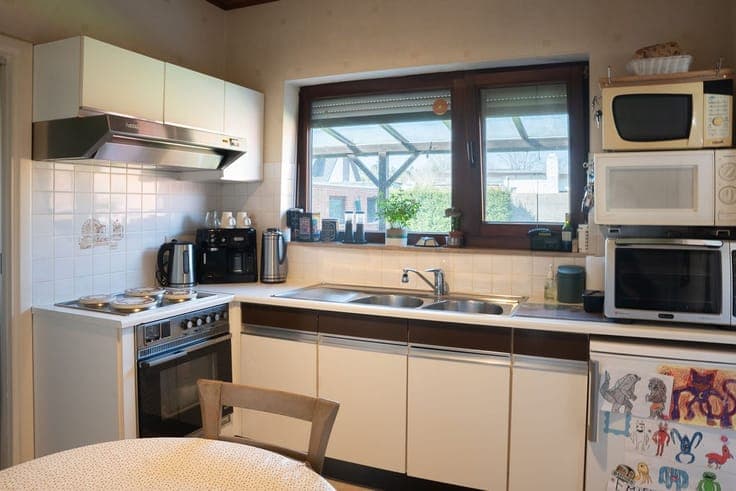 Op te frissen gelijkvloerse woning (3slpks) met een total...
