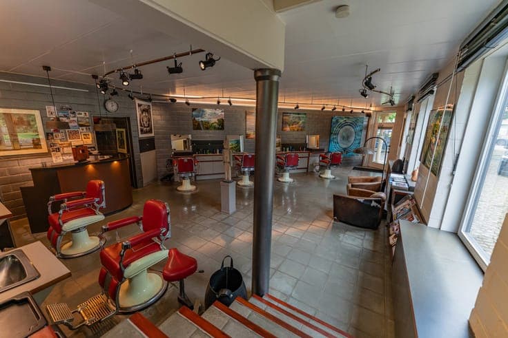 Characterful 4-5 bedroom family home with commercial unit