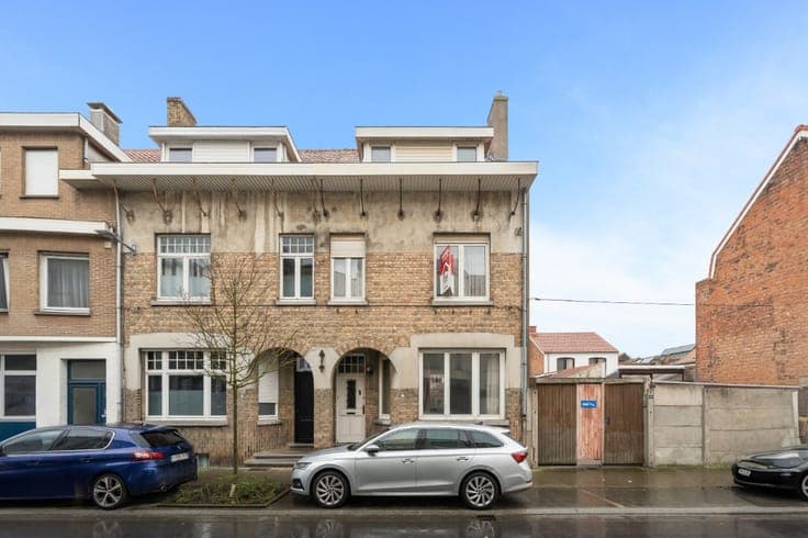 Spacious house with great potential for sale