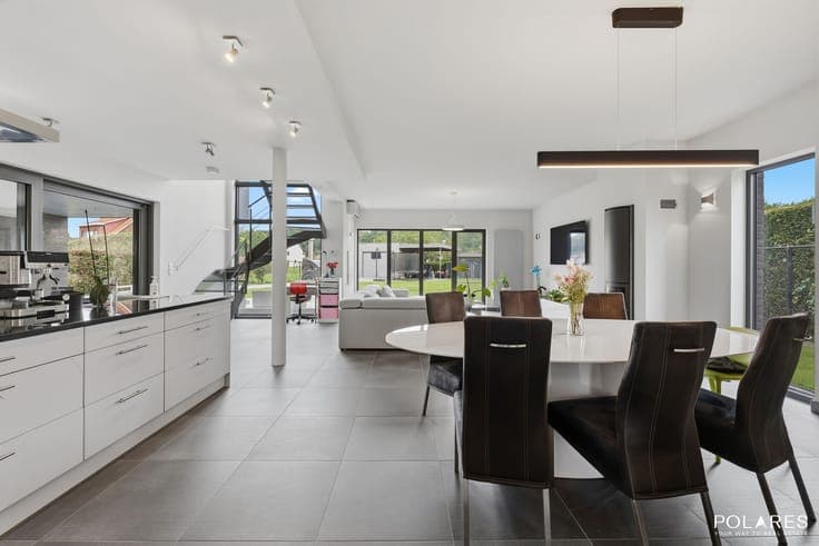 Energy-efficient 5-bedroom villa