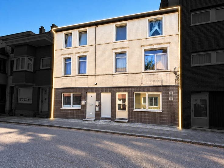 Investment property comprising 4 residential units