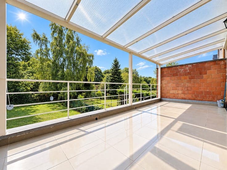 Spacious 4-bedroom bel-etage house with garden, garage and s