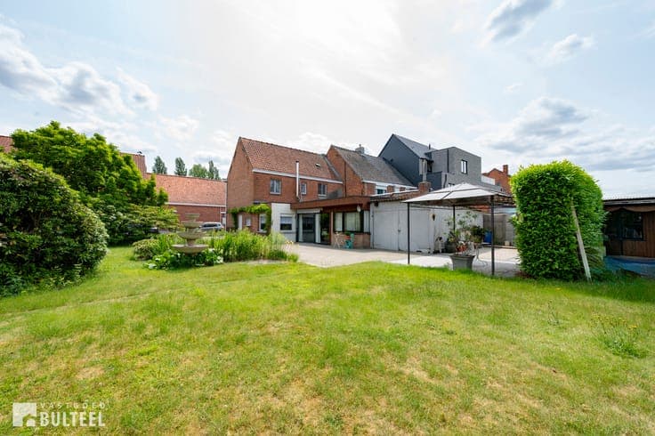 Karaktervolle woning met 5 slaapkamers op mooi perceel.