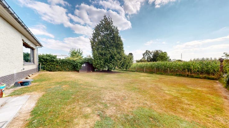 A quiet, single-storey 3-bedroom villa in Petit-Enghien