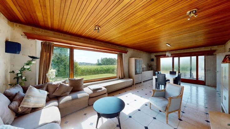 A quiet, single-storey 3-bedroom villa in Petit-Enghien