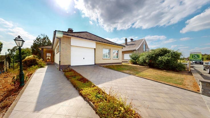 A quiet, single-storey 3-bedroom villa in Petit-Enghien