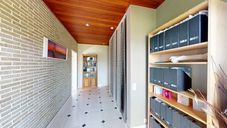 A quiet, single-storey 3-bedroom villa in Petit-Enghien