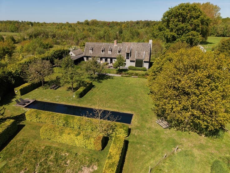 Beautiful home in total privacy, between field & forest.