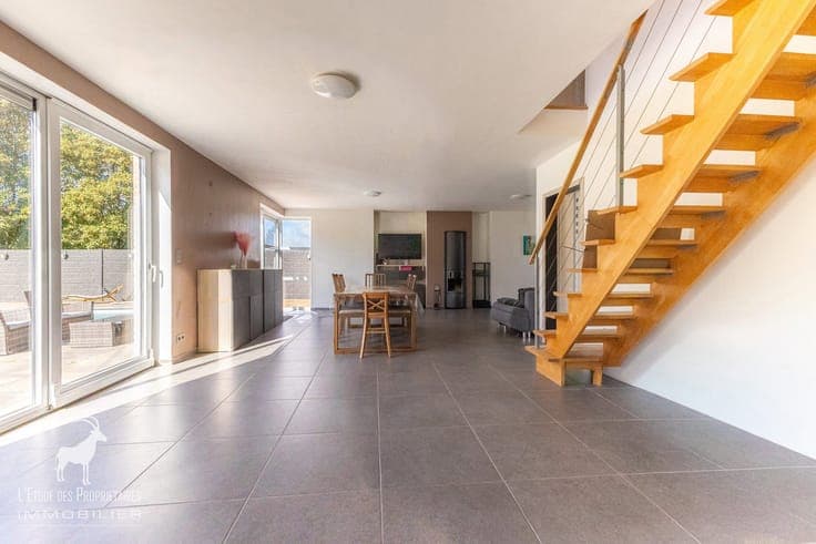 Commercial house for sale in Biercée