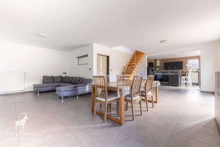 Commercial house for sale in Biercée
