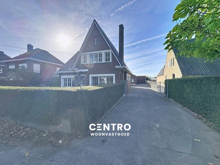 Instapklare woning met 4/5 slpks en RUIM magazijn!