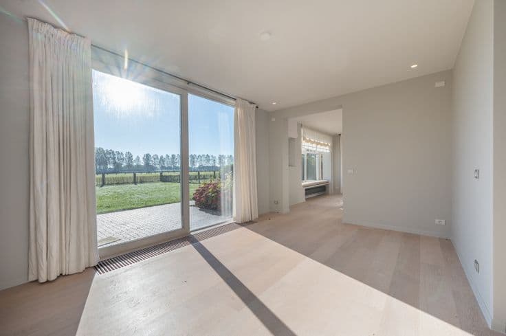 Sublime villa with open views