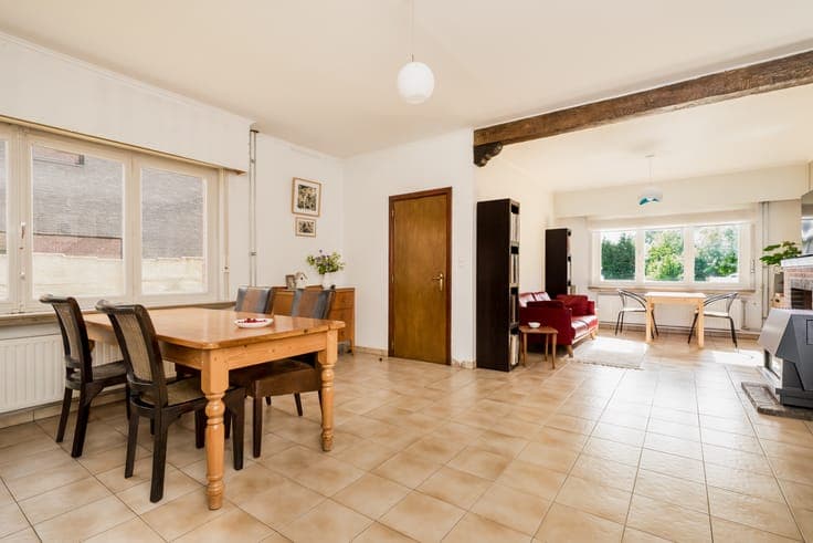 Charming family home with garage, garden and 3 (up to 5) bed