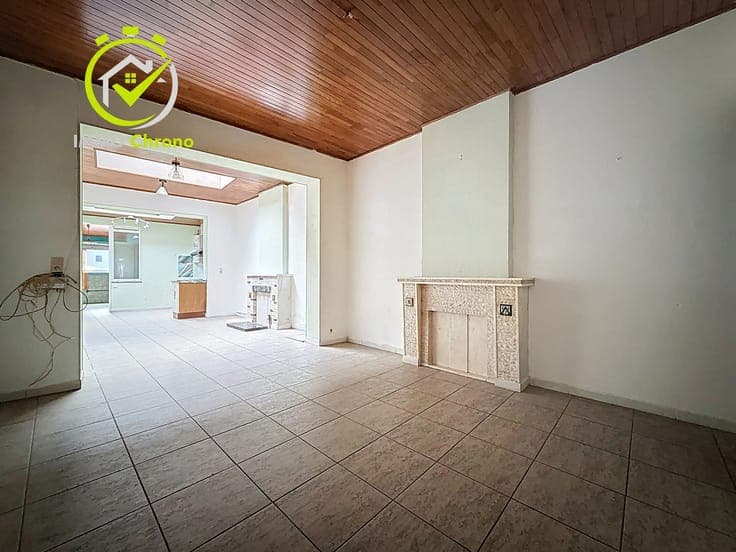 House in Manage la Hestre