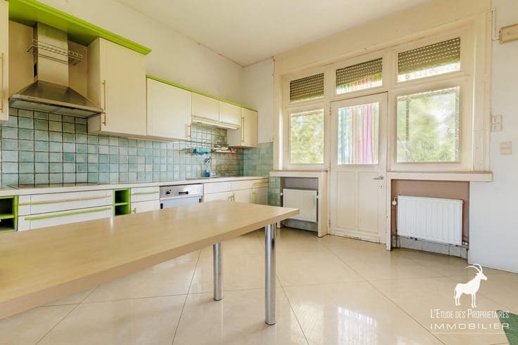 6-bedroom villa for sale in MONCEAU-SUR-SAMBRE