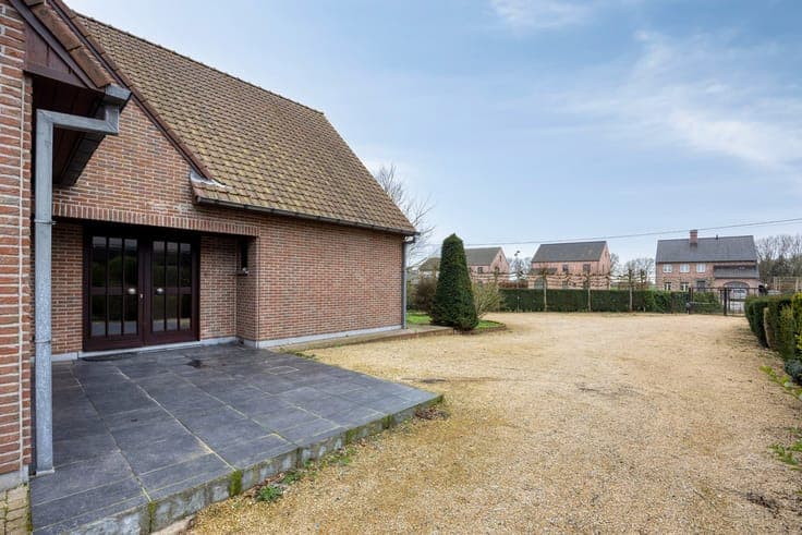 Villa met 4/5 slpk op 1.755 m² nabij Lembeekse Bossen