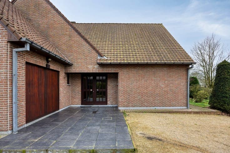 Villa met 4/5 slpk op 1.755 m² nabij Lembeekse Bossen
