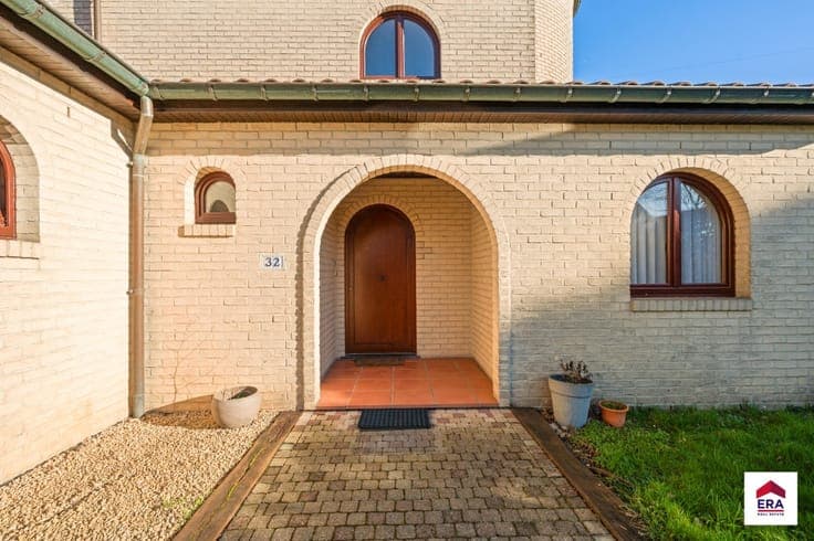 Detached house with green view in Asse