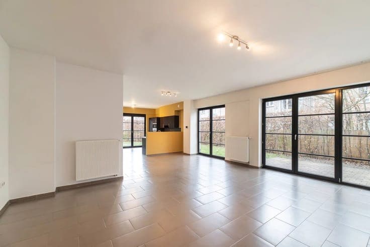 Charming 3-bedroom house with parking