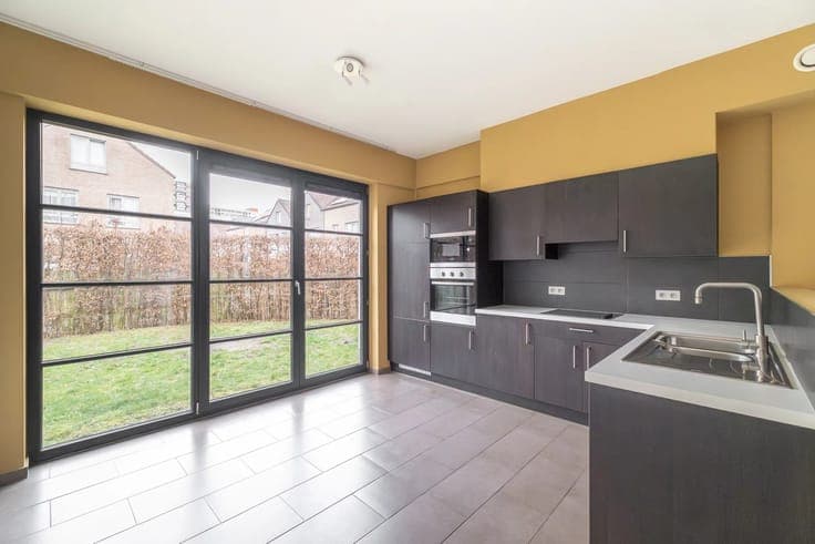 Charming 3-bedroom house with parking