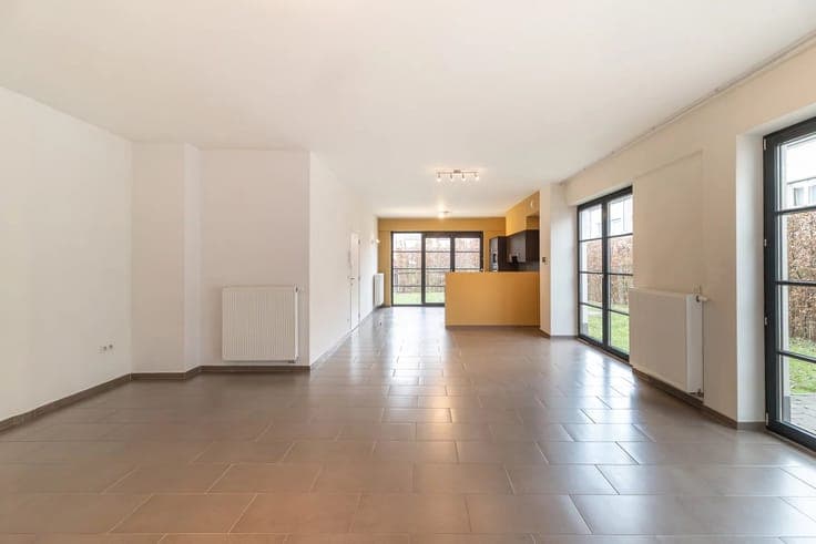 Charming 3-bedroom house with parking