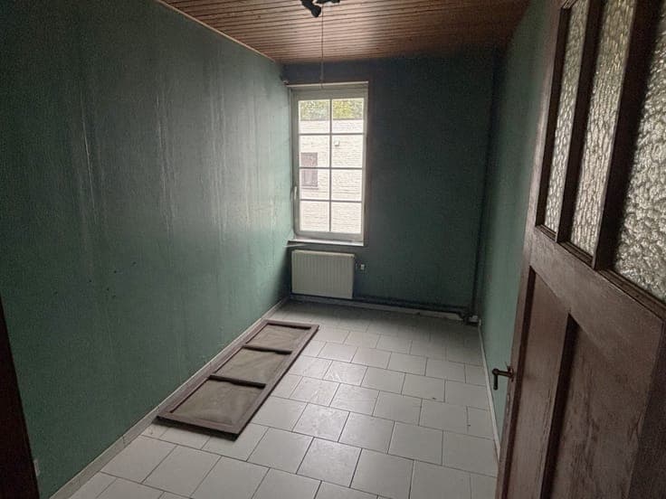 House with garden and much potential in prime location