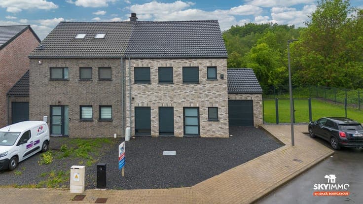 SUPERBE MAISON - 3F - 4 CH - FULL ÉQUIPÉE - GARAGE - PEB B