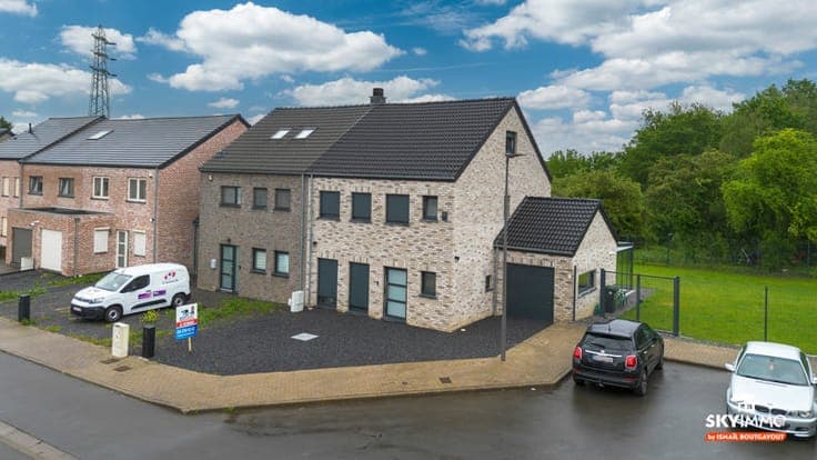 SUPERBE MAISON - 3F - 4 CH - FULL ÉQUIPÉE - GARAGE - PEB B