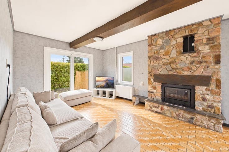 Single-storey house, 2 bedrooms, garden and garage