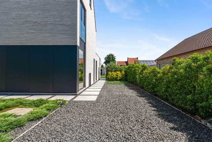 INSTAPKLARE HALFOPEN NIEUWBOUWWONING MET GROTE TUIN IN GENK
