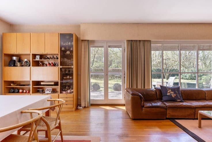 Spacious characterful villa in the Lindenpark in Deurle