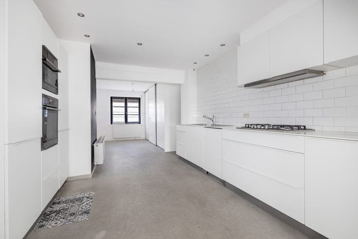 Bright family home with 4 bedrooms and terrace