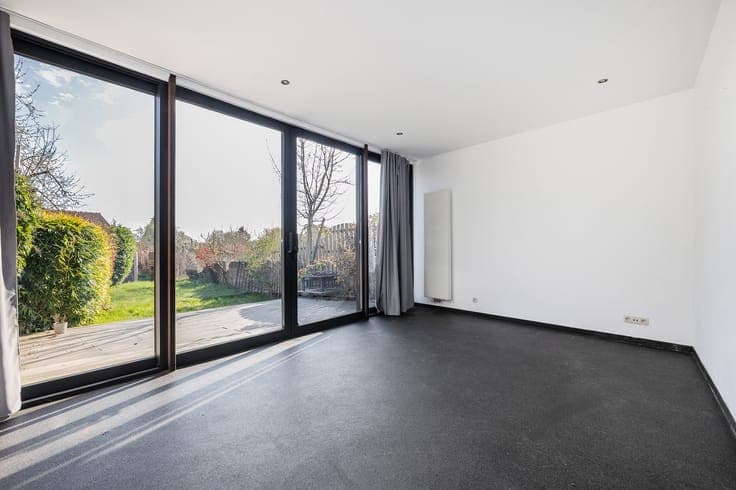 Bright family home with 4 bedrooms and terrace