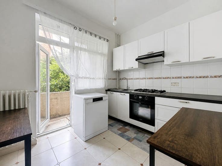 🏡 Investment Property with Garage & Garden