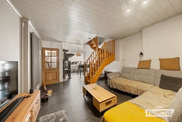 Move-in ready family home with three bedrooms and garden fo…