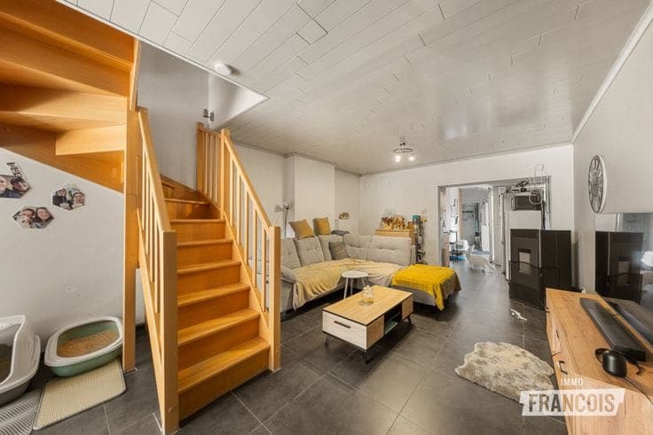 Move-in ready family home with three bedrooms and garden fo…