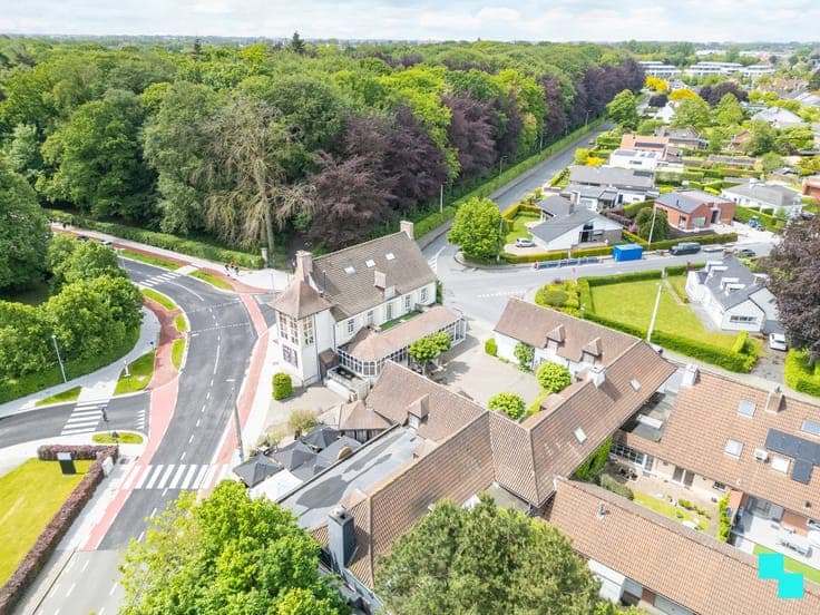 Multifunctionele eigendom op absolute toplocatie - Rumbeke