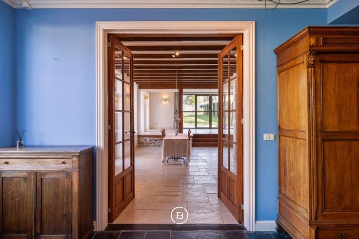 Idyllic country home with fitted office space.