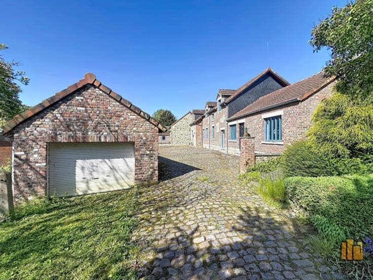 Rare Opportunity : 130a Estate / 385 m² Living Space