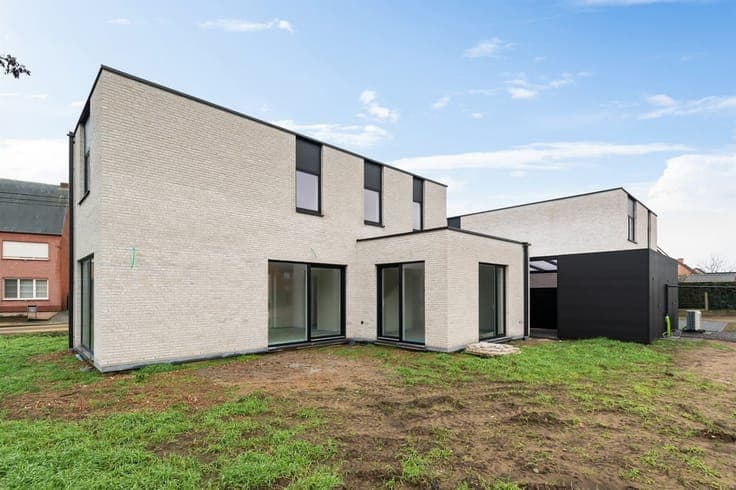 Modern shell*new construction home in the green of Zoerle-Pa