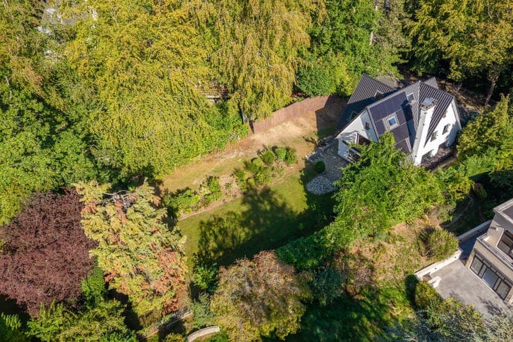 Villa (5 bed/office/3 bath) – Prince d’Orange neighbourhood