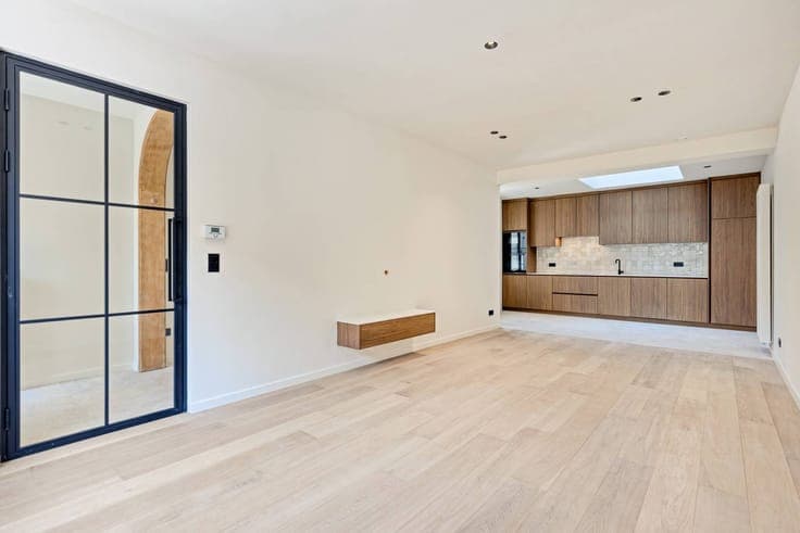 Renovated family home with five bedrooms in Merelbeke