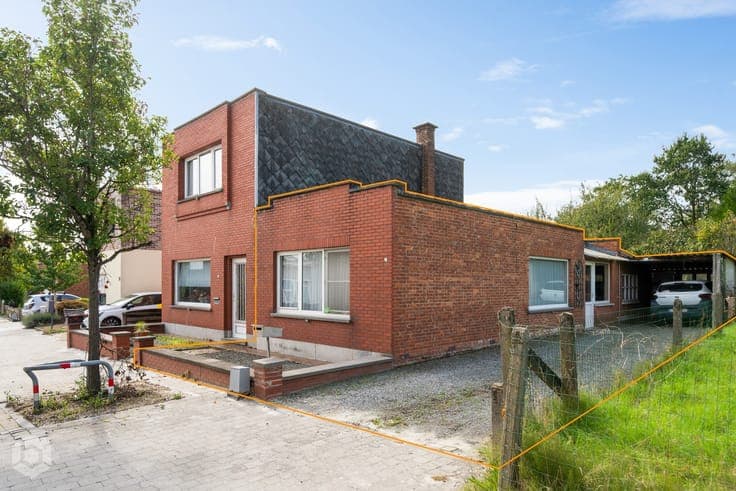 Totaal te renoveren half open bebouwing in Beerzel