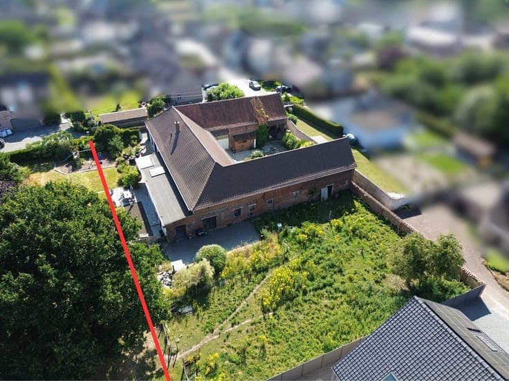 AN AUTHENTIC FARMHOUSE WHERE CHARM, PEACE, AND SPACE COME TO